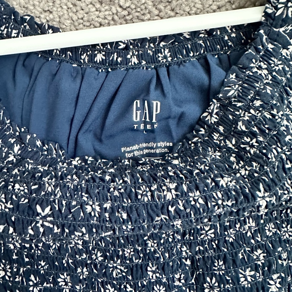 Girls cute summer dress.